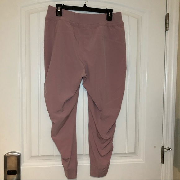 Athleta Violet Aligned Attitude Sweatpants Size 10 Petite - Picture 7 of 12